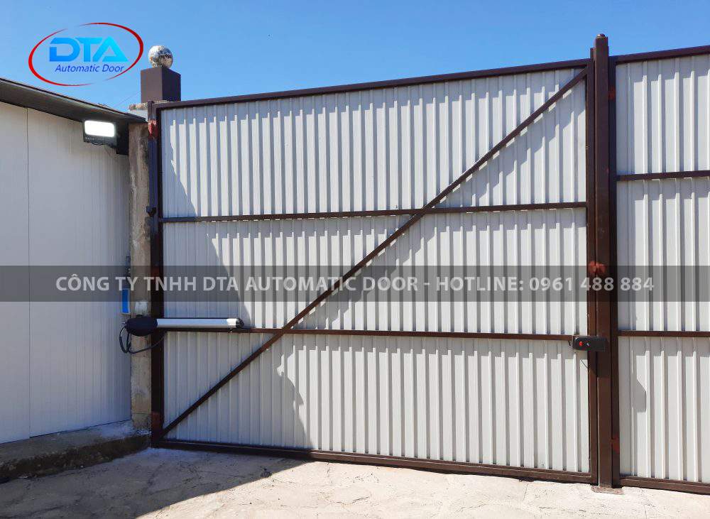 cong tu dong gia re 28