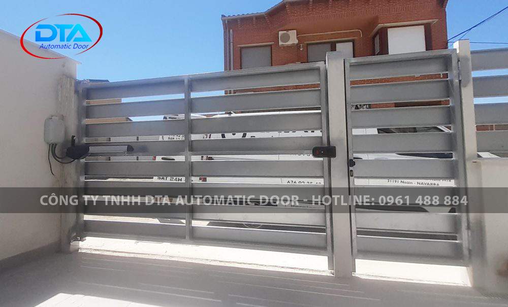 cong tu dong gia re 29