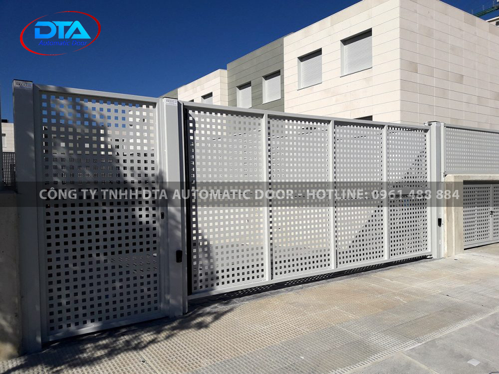 cong tu dong gia re 43