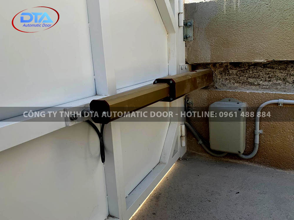 cong tu dong gia re 8