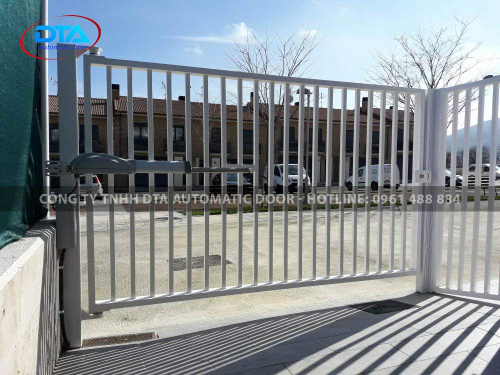 cong tu dong gia re 9