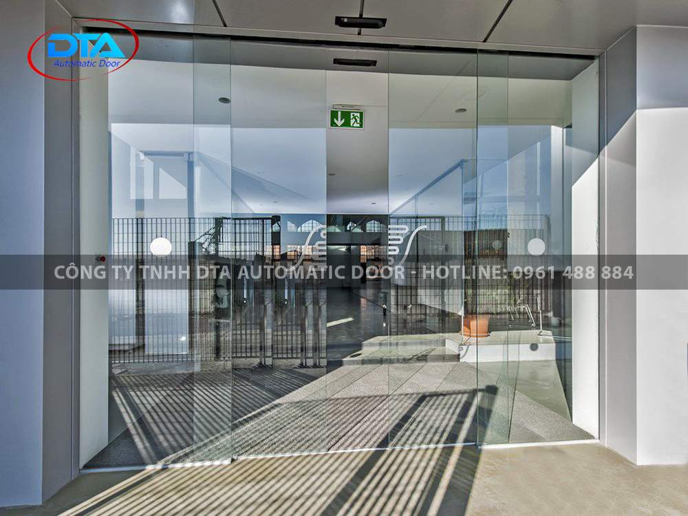 cua kinh truot tu dong 09