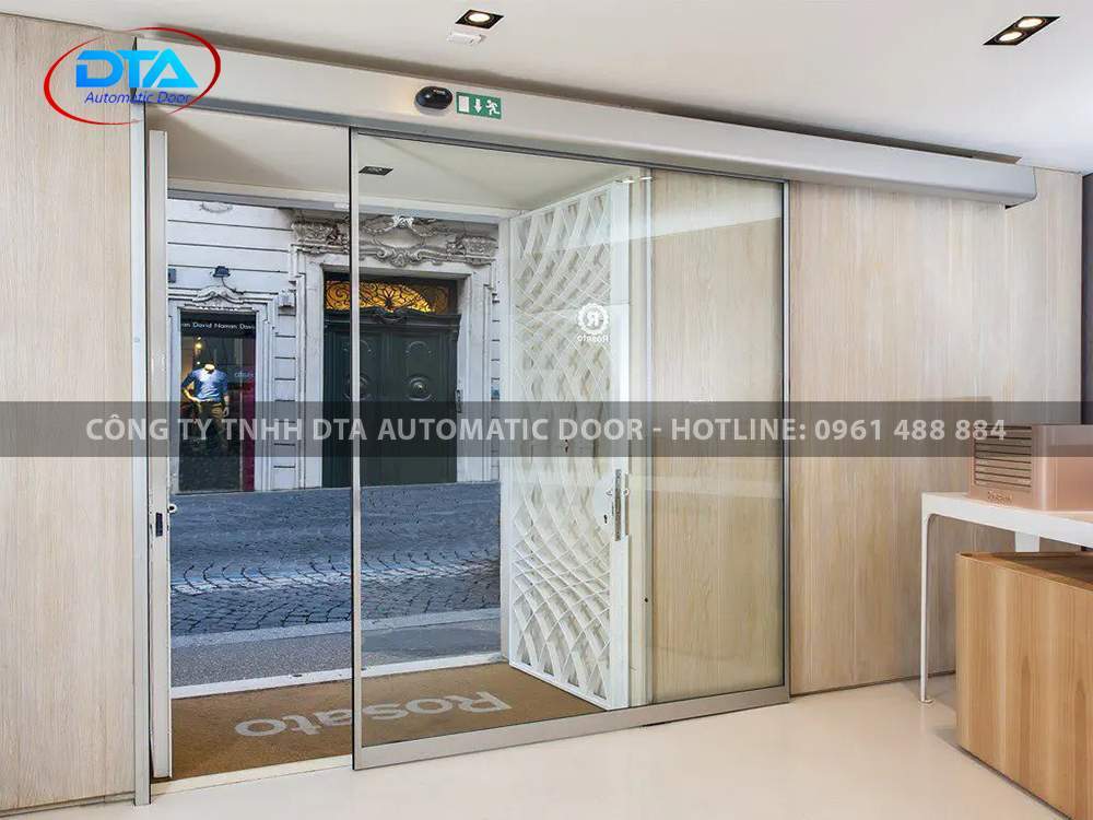 cua kinh truot tu dong 10