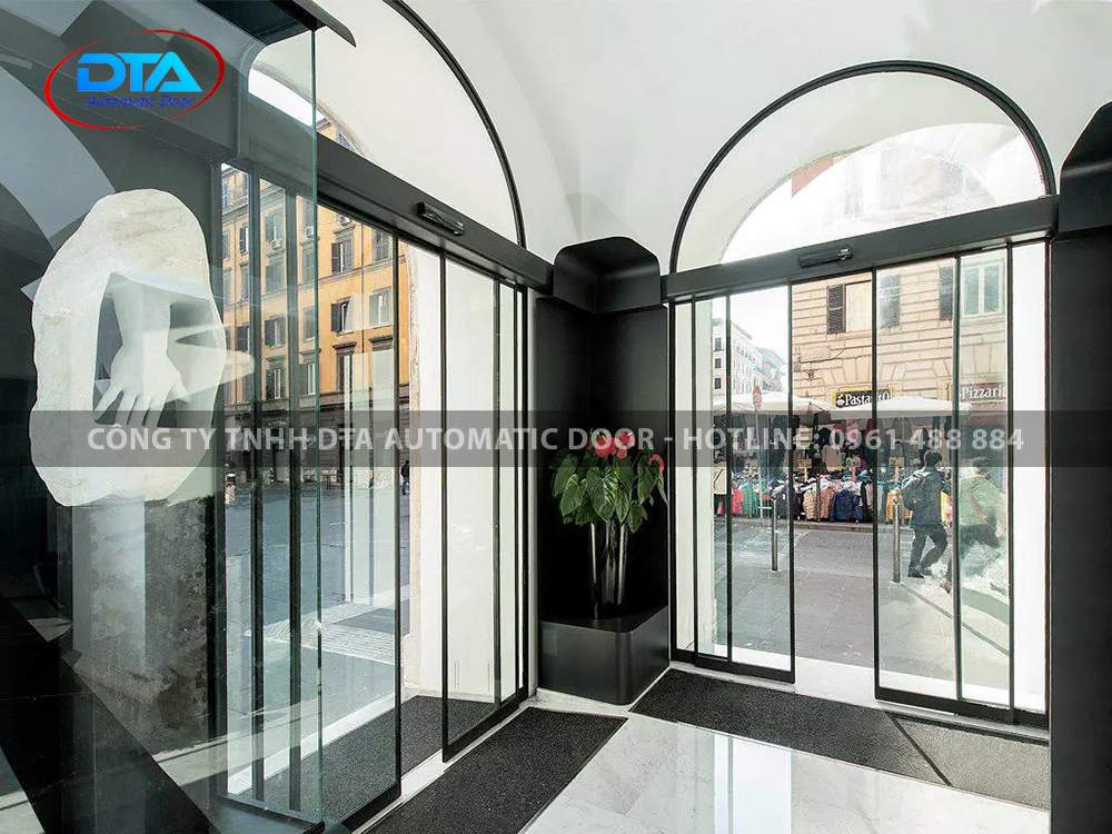 cua kinh truot tu dong 11