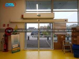 cua truot tu dong gia re 47