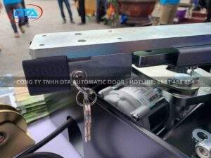 motor thiet bi cong tu dong 06