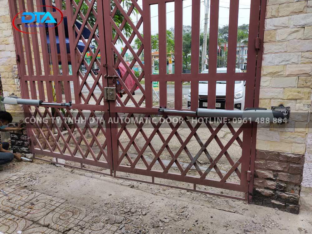 motor thiet bi cong tu dong 11