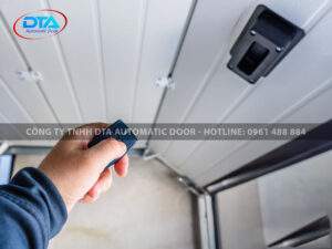 thiet bi cong tu dong 18