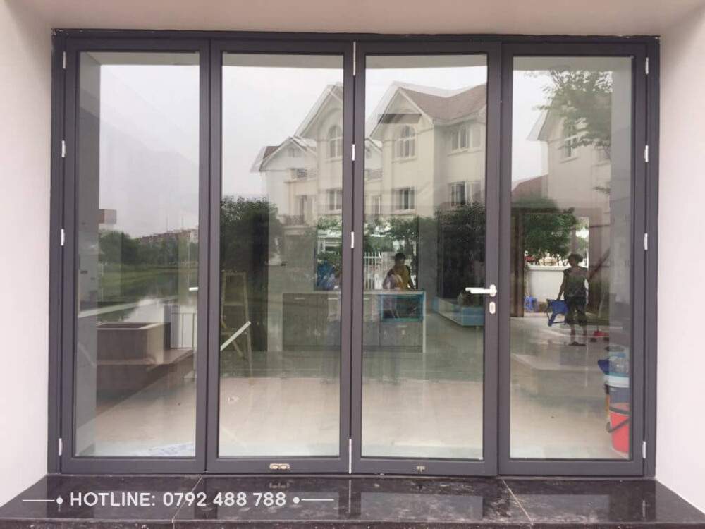 Bật mí mẫu cửa đi 4 cánh nhôm Xingfa đẹp 15 mau cua di mo quay 4 canh nhom xingfa 07