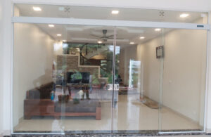 cua kinh cuong luc lua 02